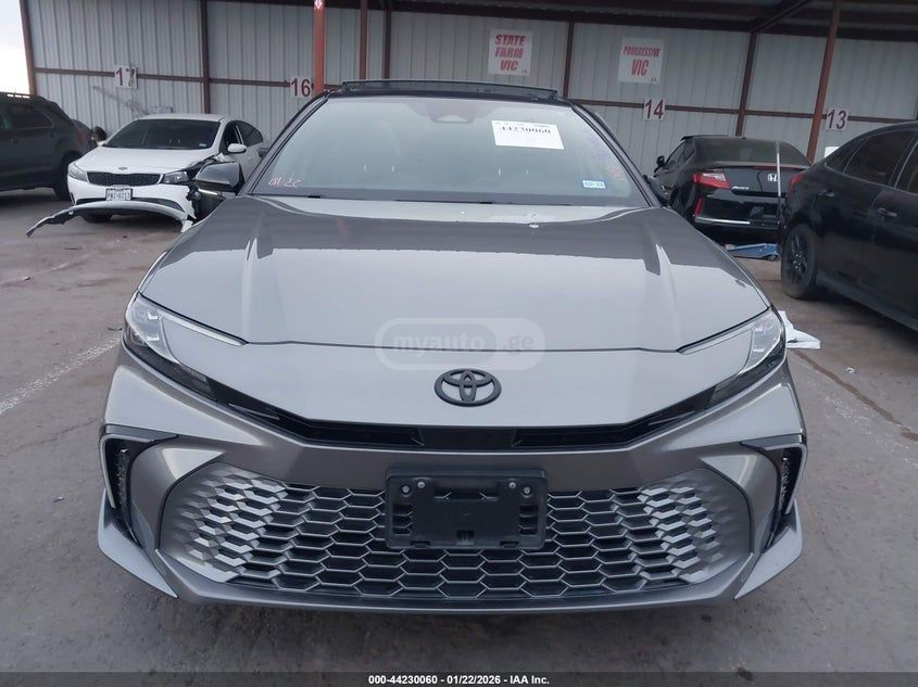 Toyota Camry 2025 — миниатюра 12