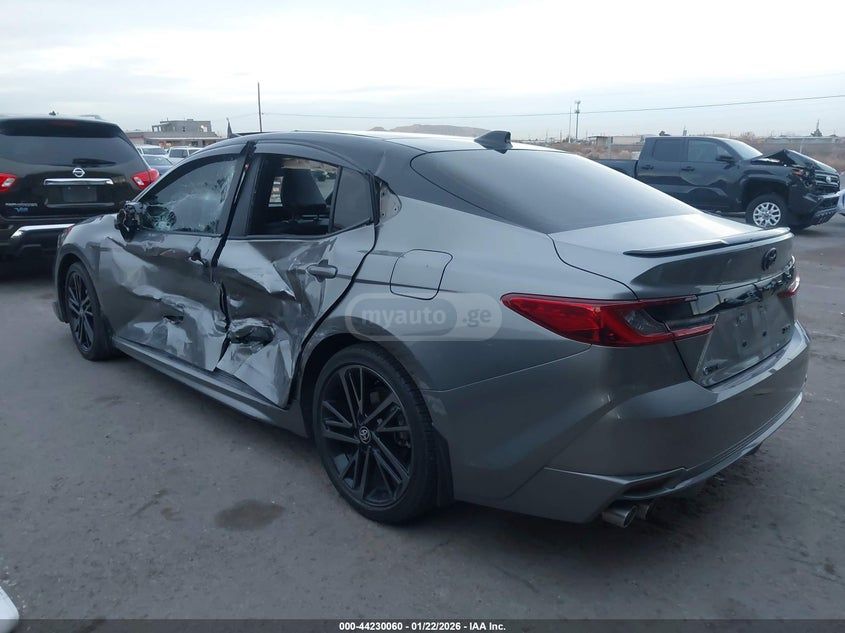 Toyota Camry 2025 — миниатюра 3