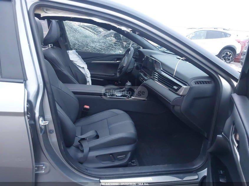 Toyota Camry 2025 — миниатюра 5