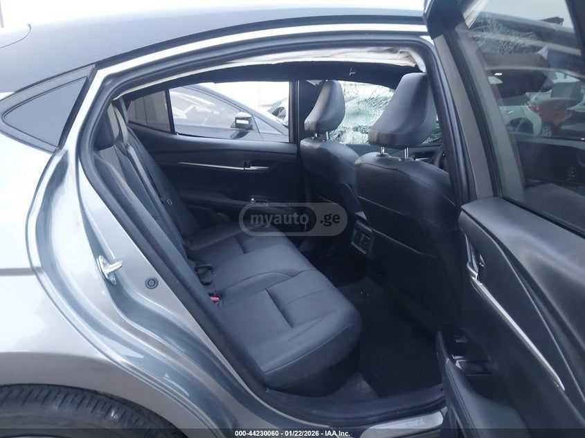 Toyota Camry 2025 — миниатюра 8