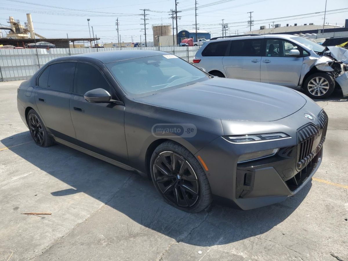 BMW 740 2023 — миниатюра 1