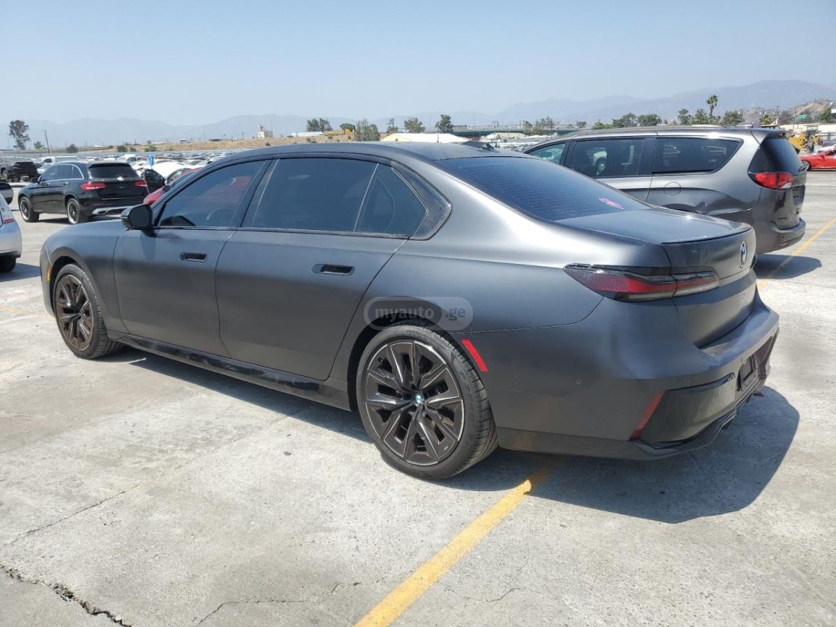 BMW 740 2023 — миниатюра 4