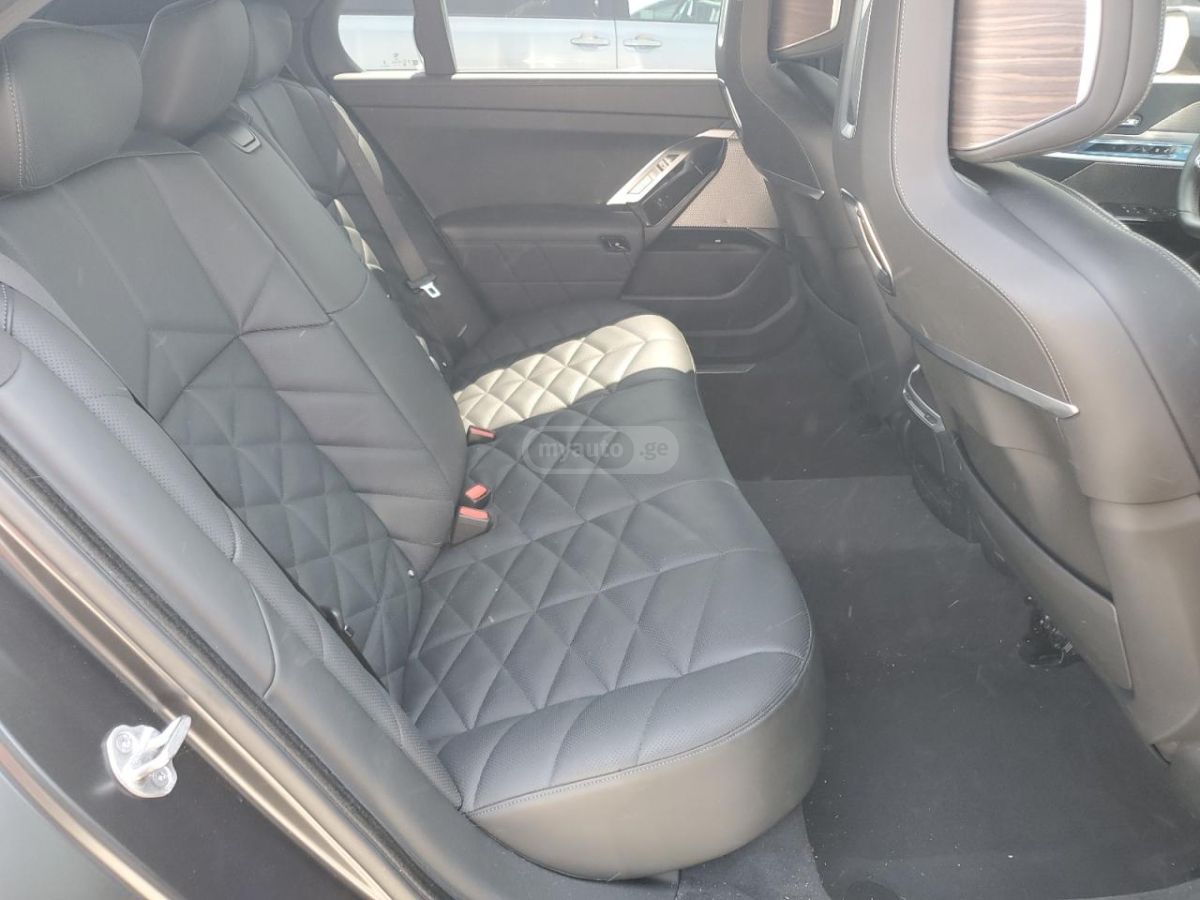 BMW 740 2023 — миниатюра 9