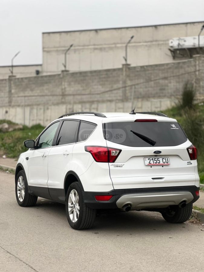 Ford Escape - фото 7