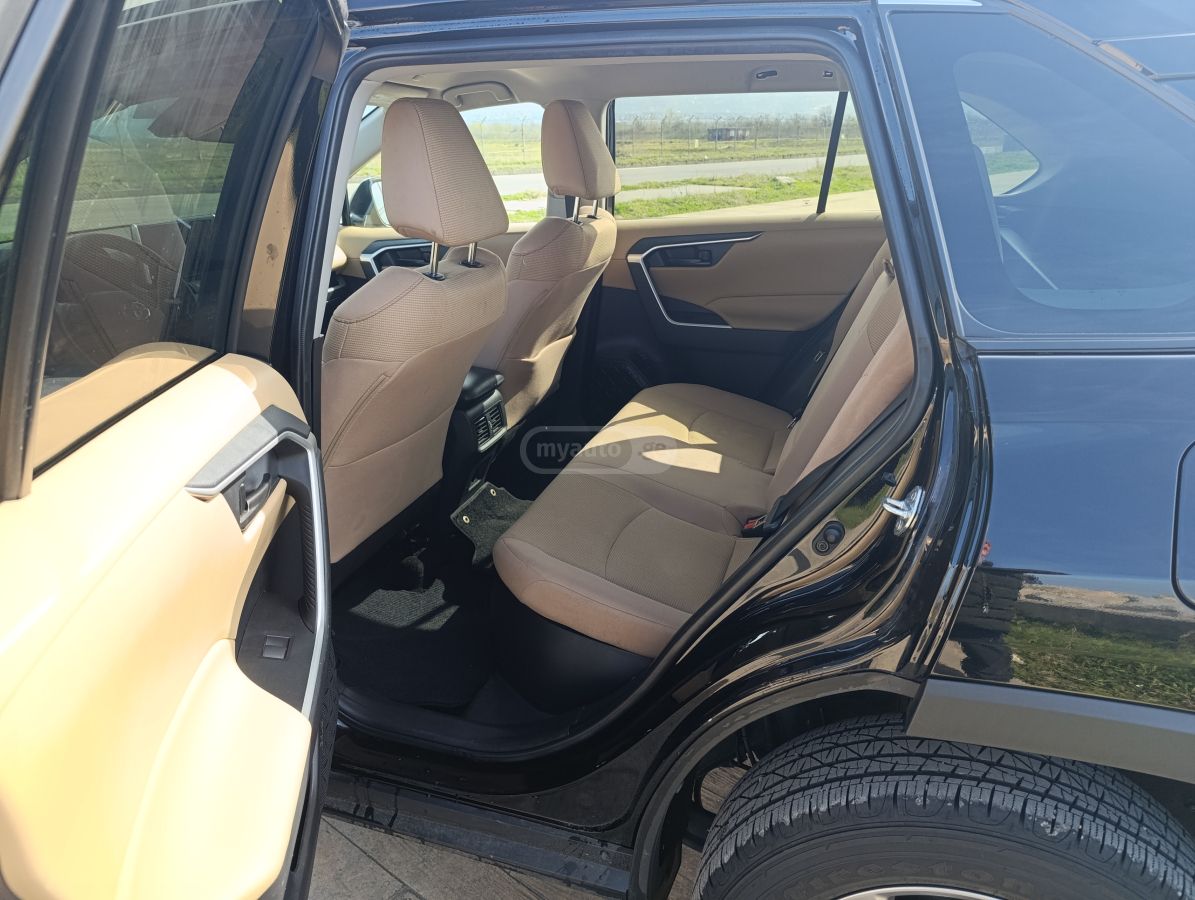 Toyota LE 4dr All-Wheel Drive Automat — миниатюра 12