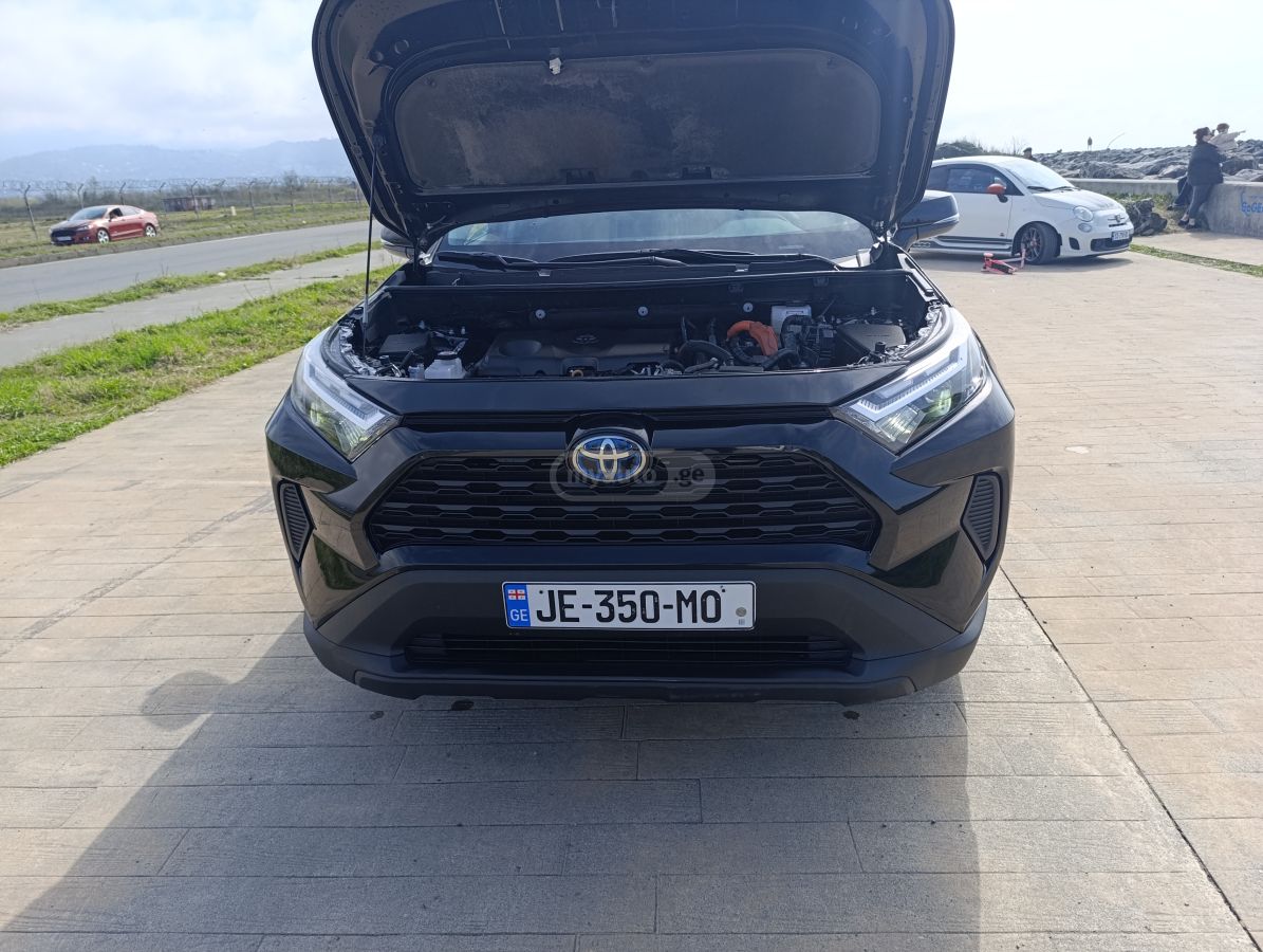 Toyota LE 4dr All-Wheel Drive Automat — миниатюра 6