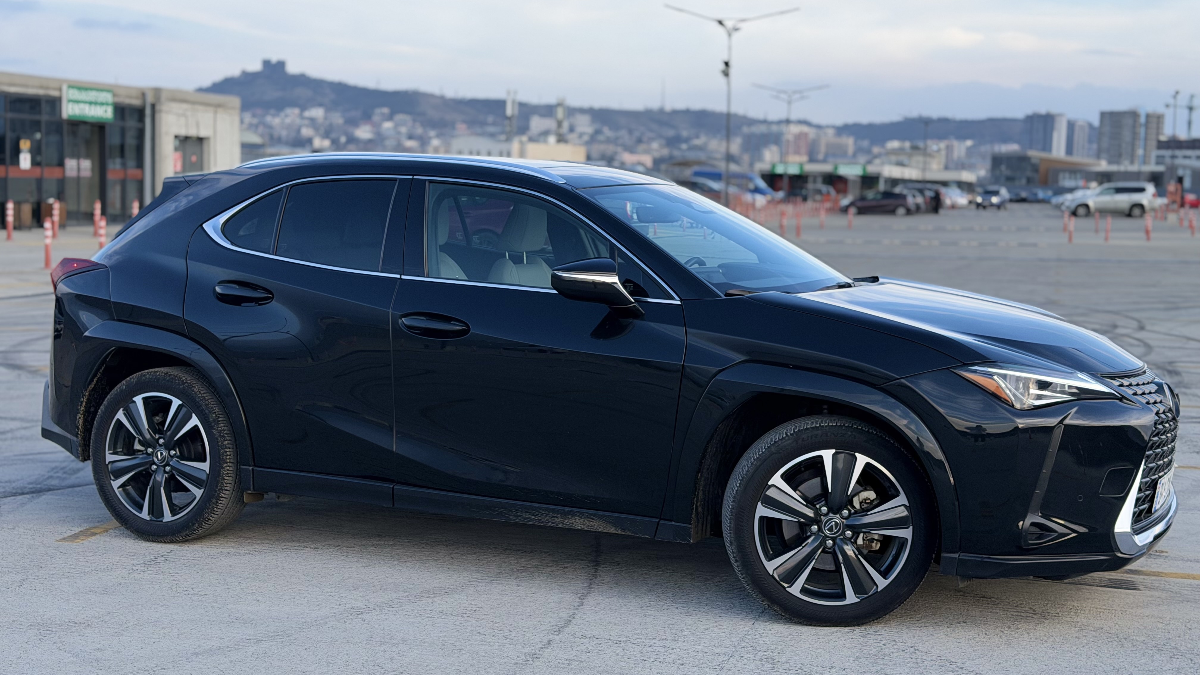 Lexus UX300 BASE — миниатюра 3