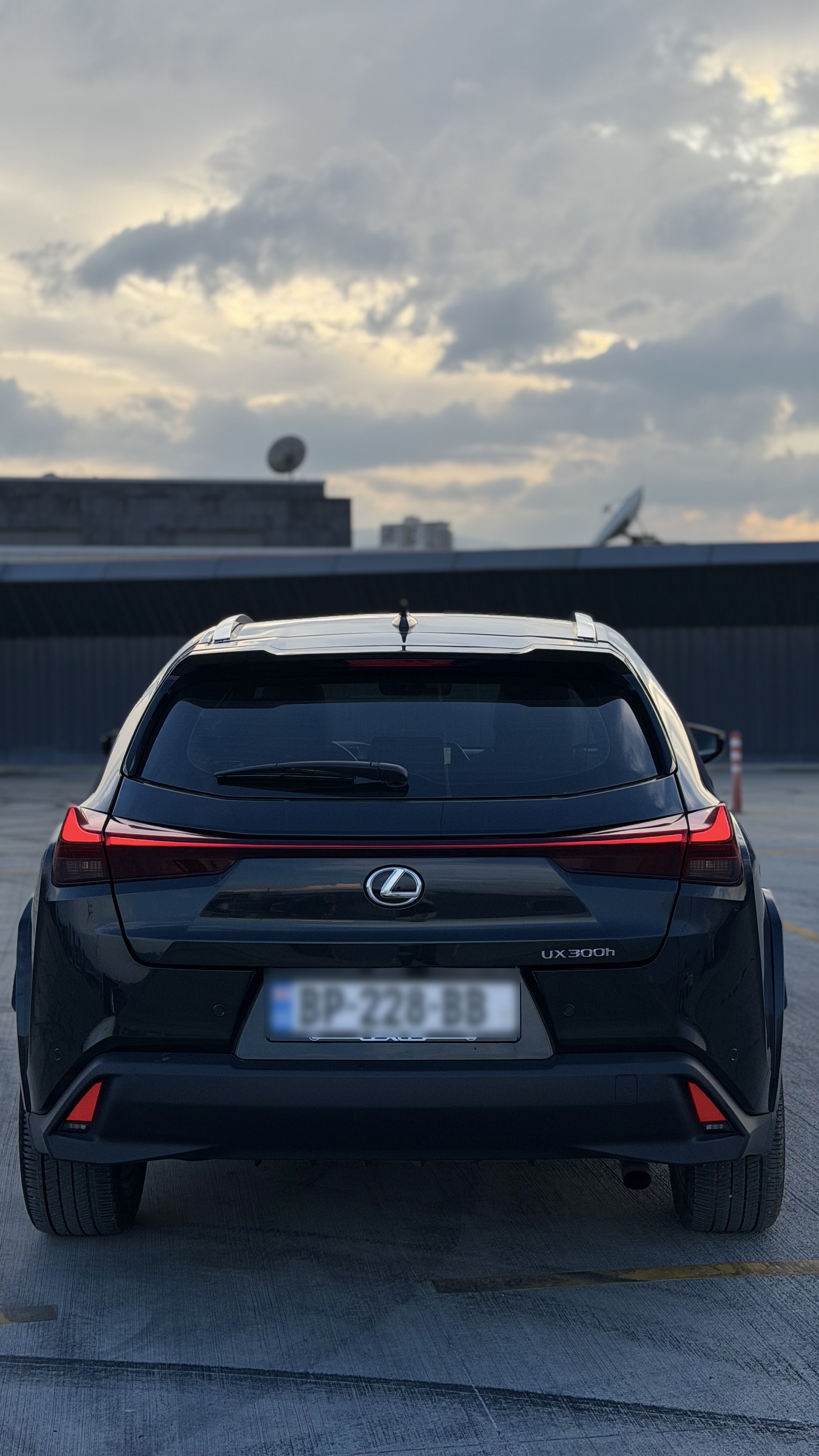 Lexus UX300 BASE — миниатюра 4