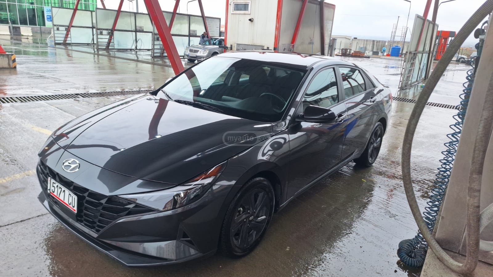 Hyundai Elantra - фото 2