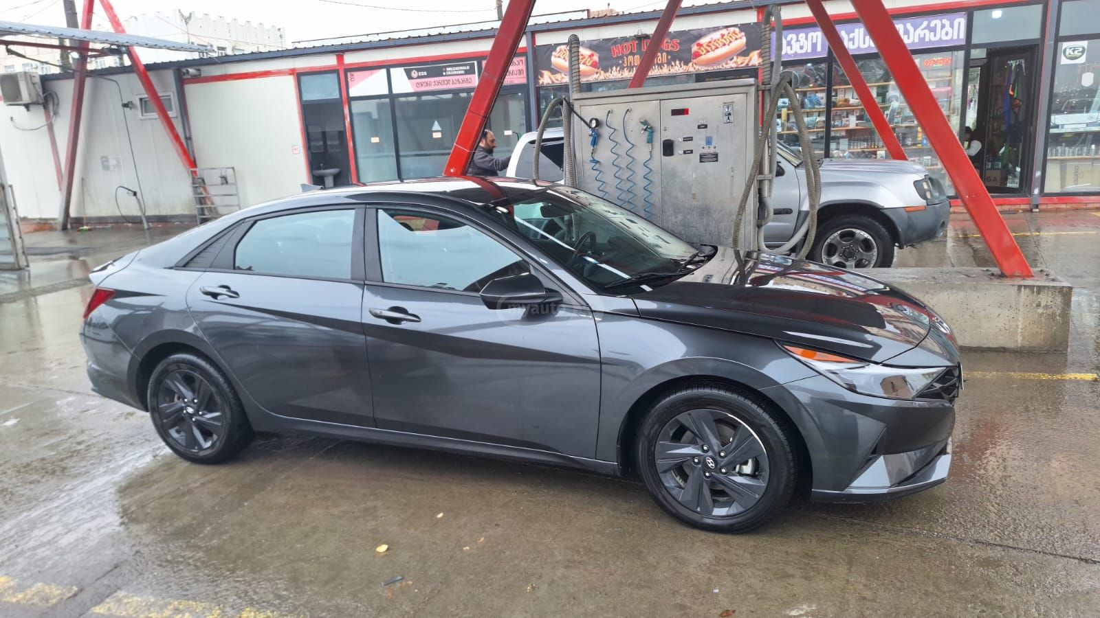 Hyundai Elantra - фото 3