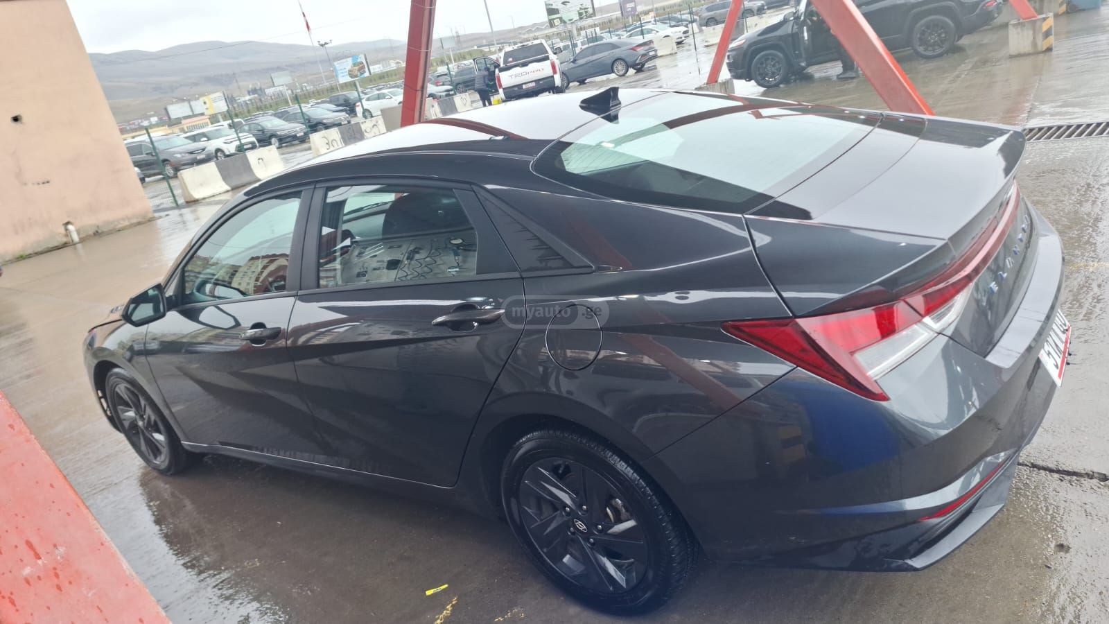 Hyundai Elantra - фото 4