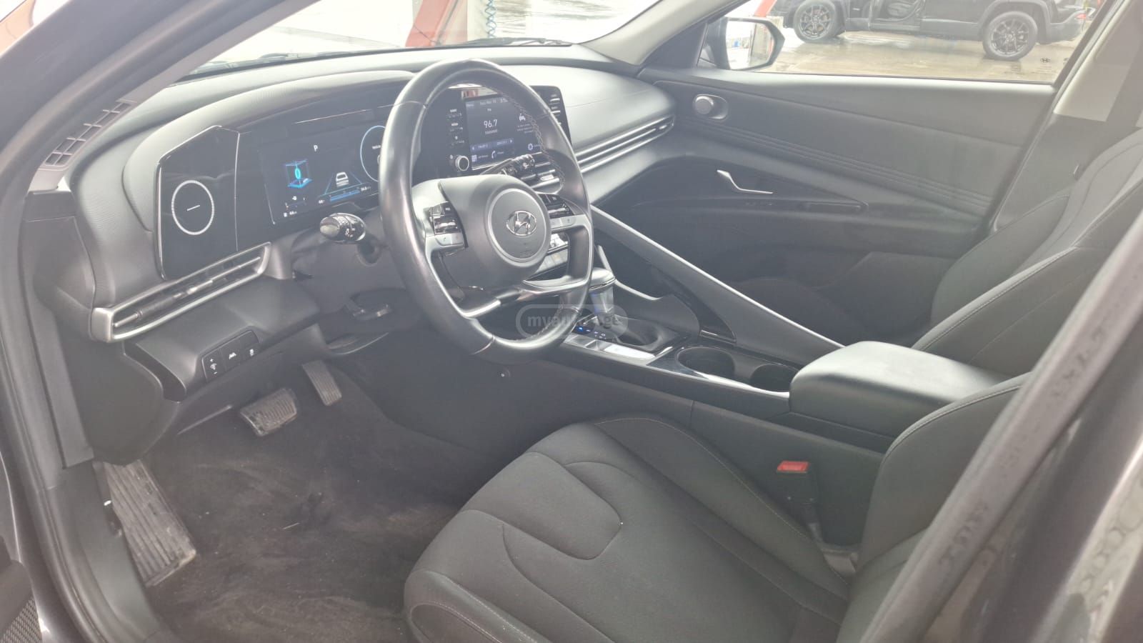 Hyundai Elantra - фото 7