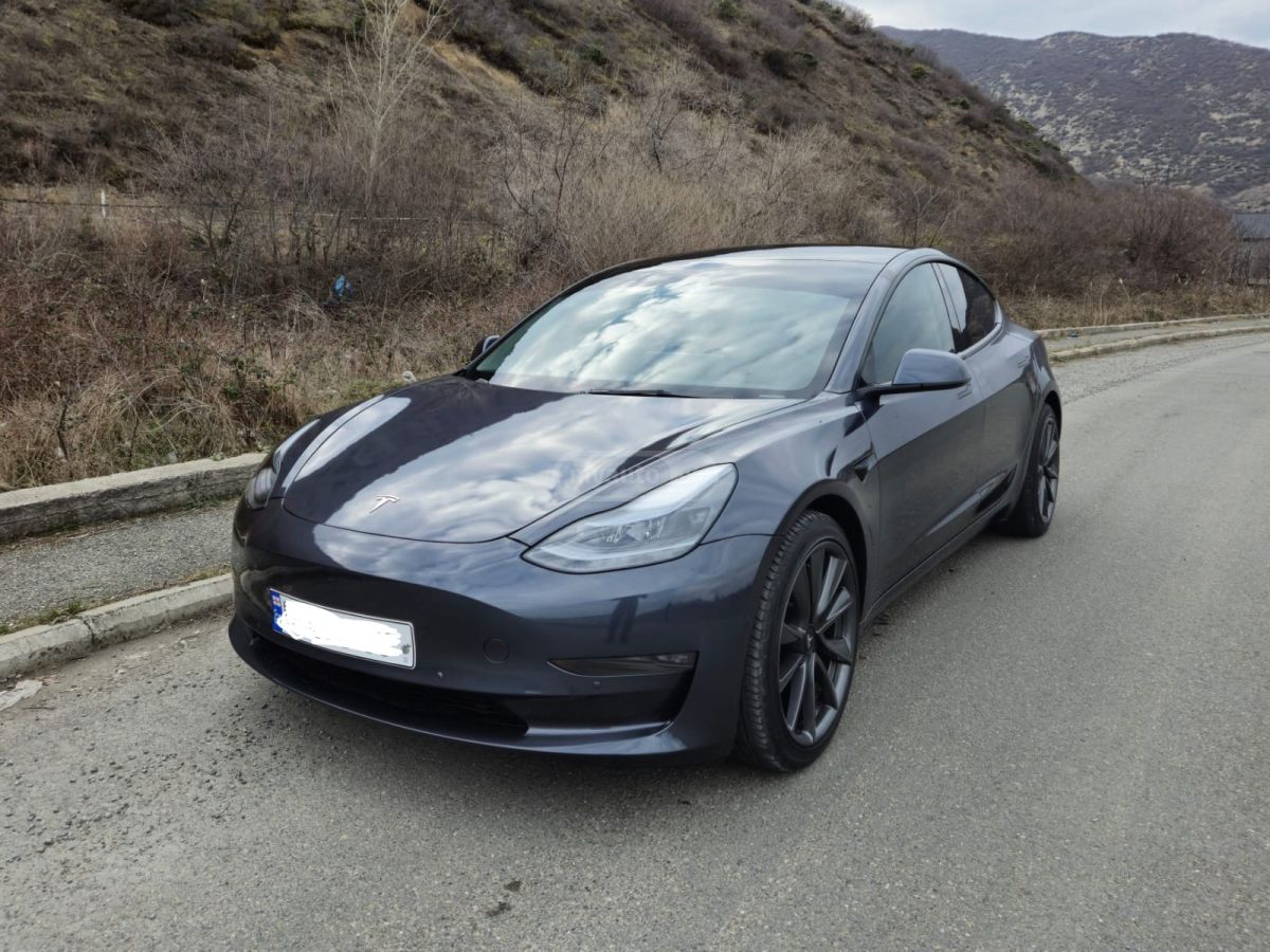 Tesla Model 3 - фото 2