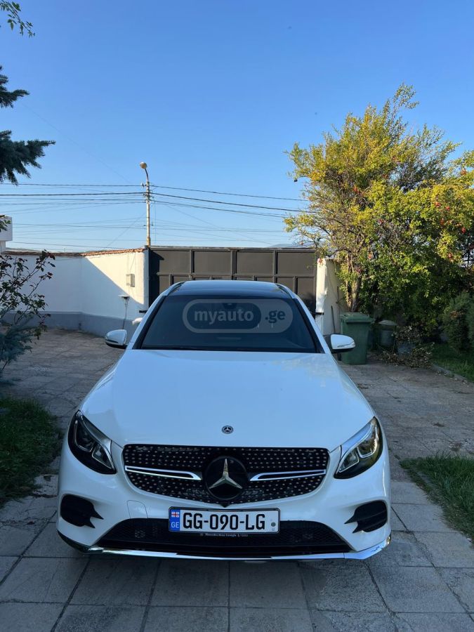 Mercedes-Benz GLC 300 - фото 1