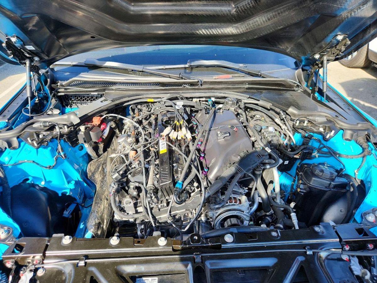 BMW M4 CS 2025 — миниатюра 11