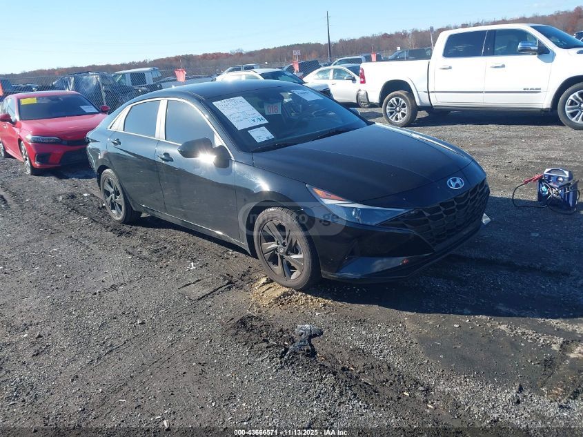 Hyundai Elantra - фото 1