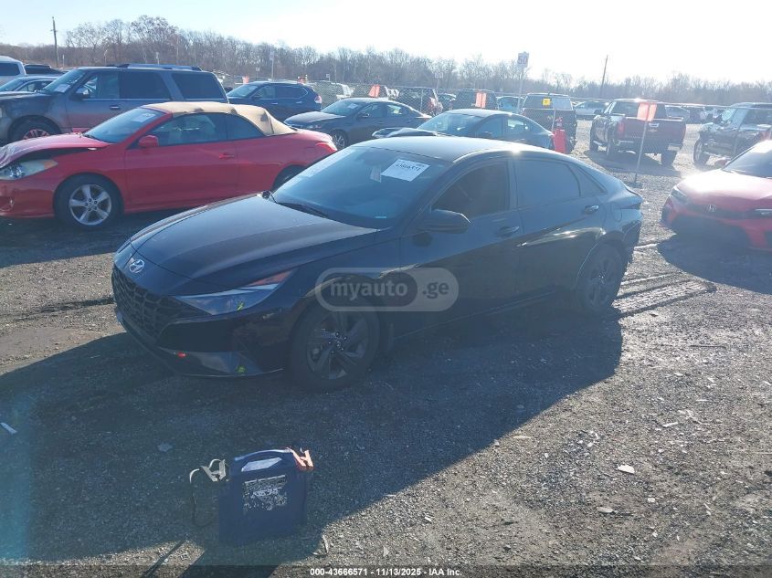 Hyundai Elantra - фото 2