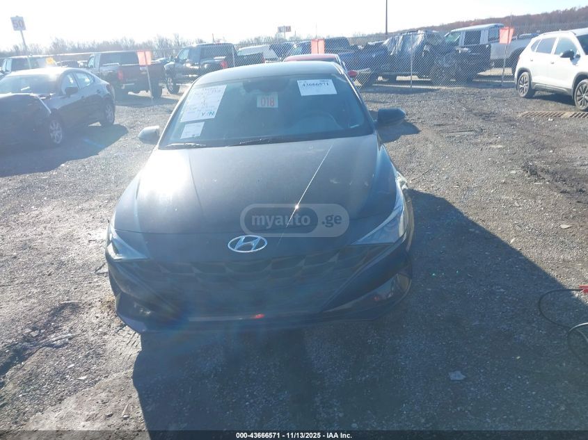 Hyundai Elantra - фото 3