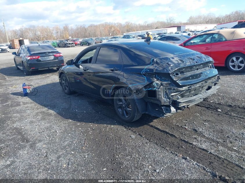 Hyundai Elantra - фото 4