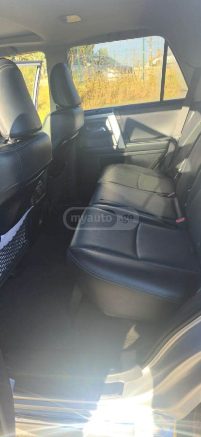 Toyota 4 Runner - фото 9