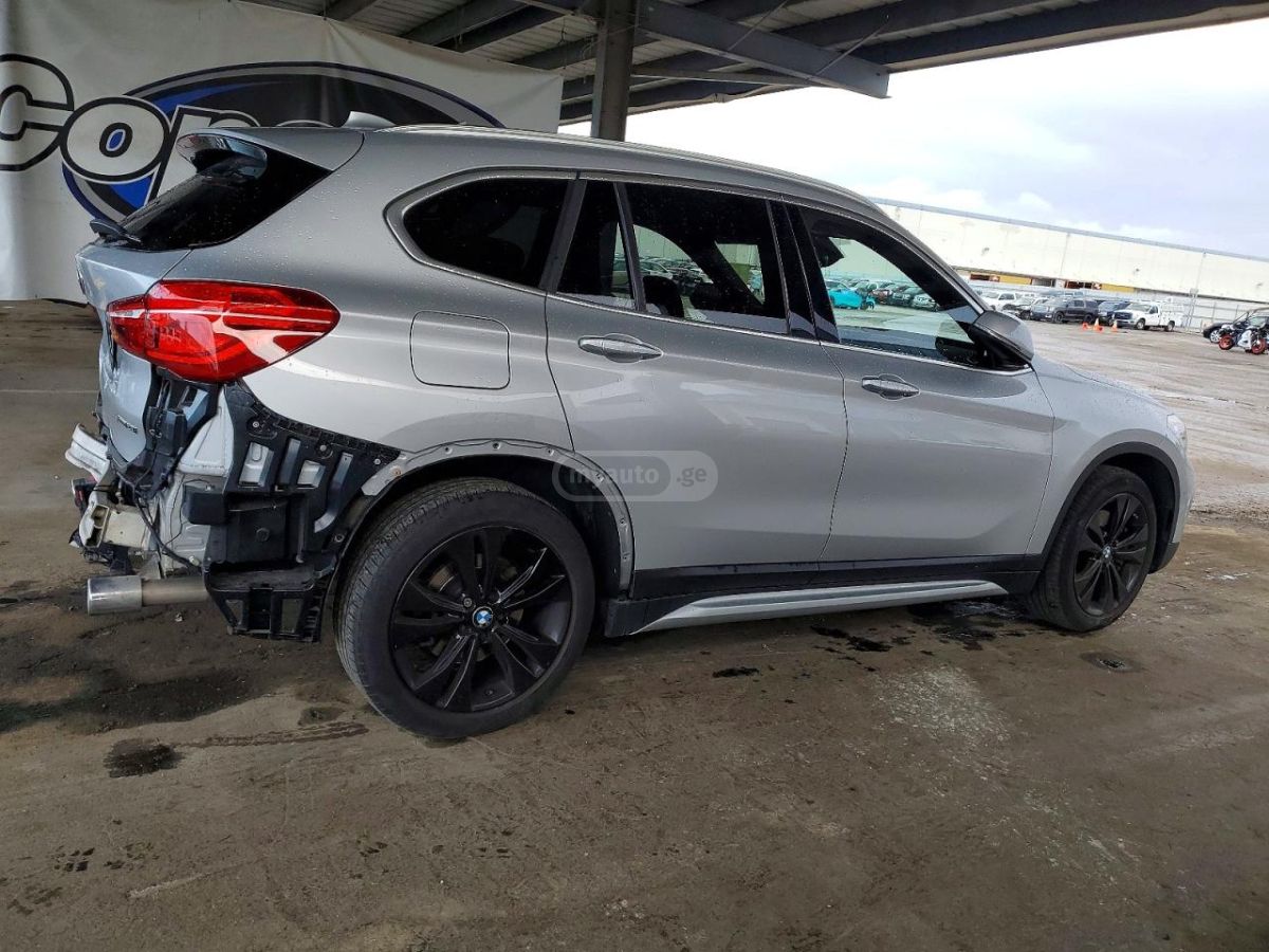 BMW X1 - фото 3