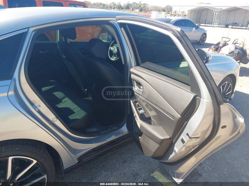 Honda Accord Touring 2025 — миниатюра 8