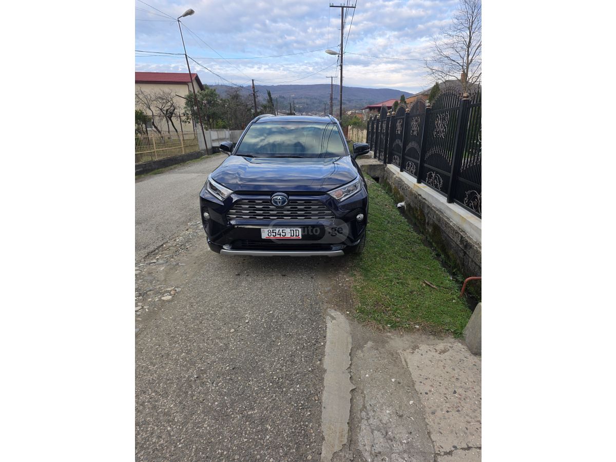 Toyota RAV 4 - фото 2