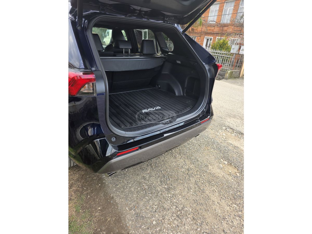 Toyota RAV 4 - фото 7