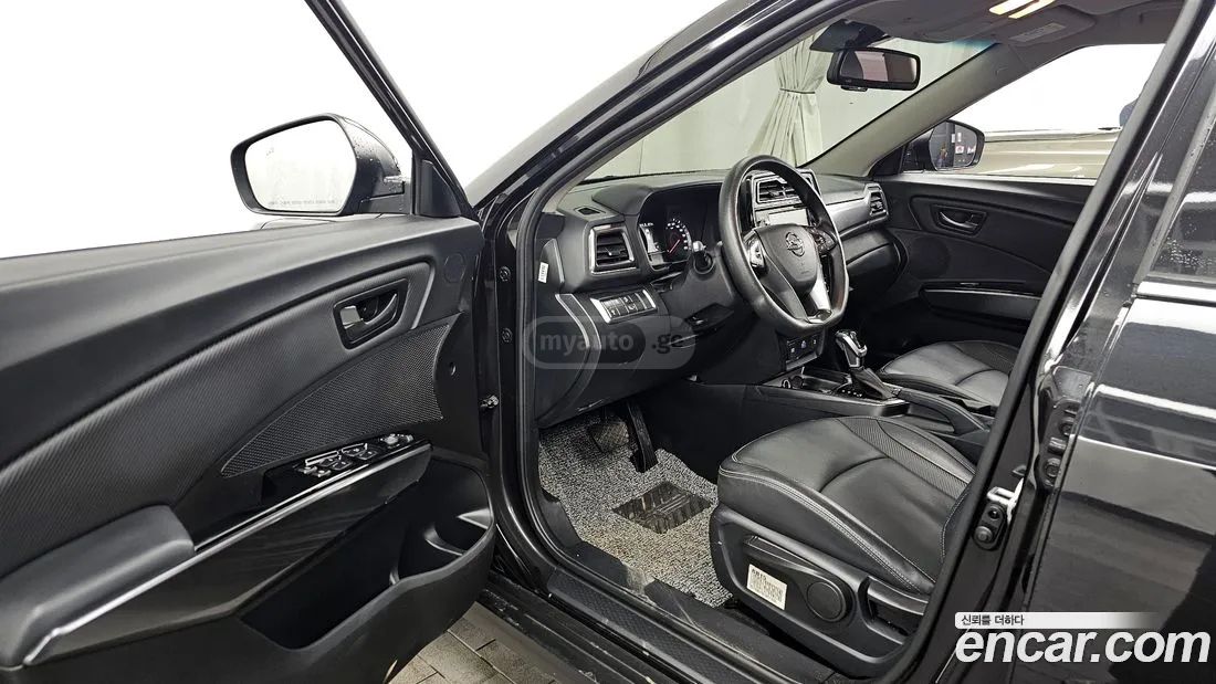 Ssangyong Tivoli - фото 10