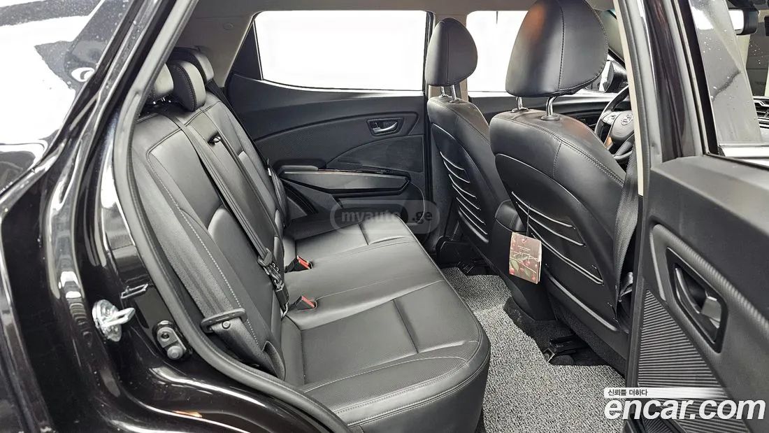 Ssangyong Tivoli - фото 12