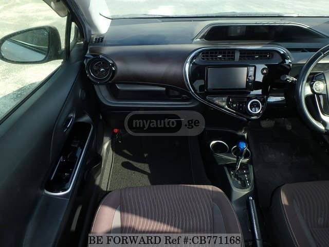 Toyota Aqua - фото 14