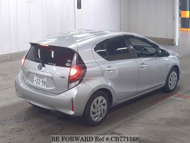 Toyota Aqua - фото 2