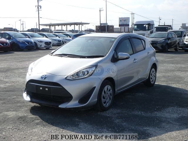 Toyota Aqua - фото 7