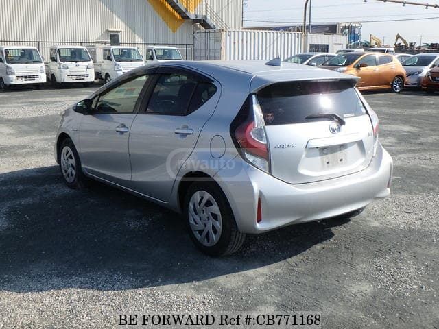 Toyota Aqua - фото 9