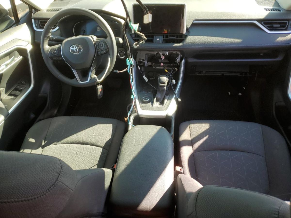 Toyota RAV 4 - фото 8