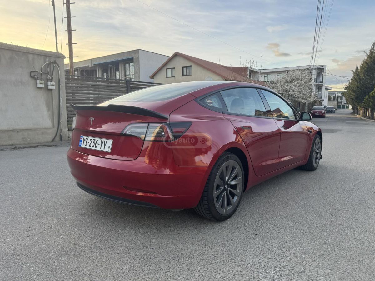 Tesla Model 3 - фото 7