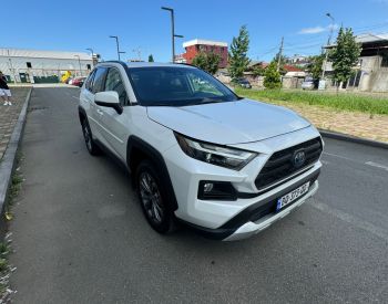 ToyotaRAV 4