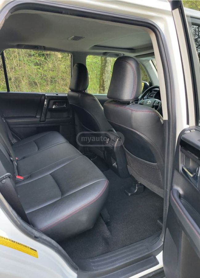 Toyota 4Runner - фото 10
