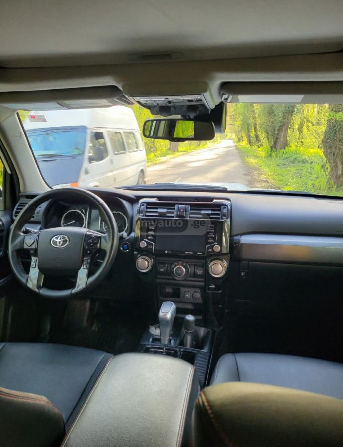 Toyota 4Runner - фото 8