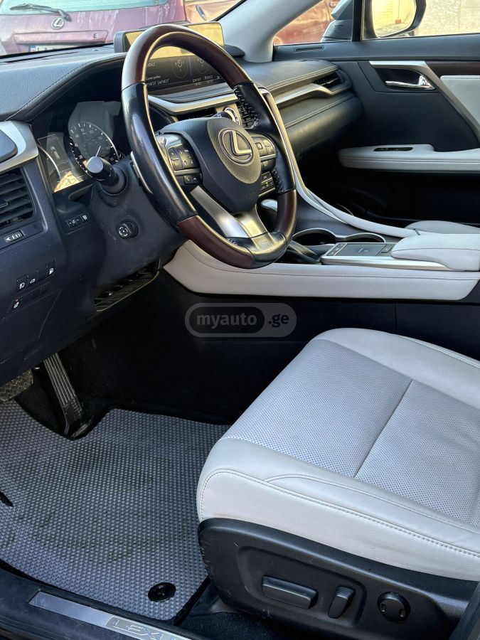 Lexus Base 4dr All-Wheel Drive CVT — миниатюра 6