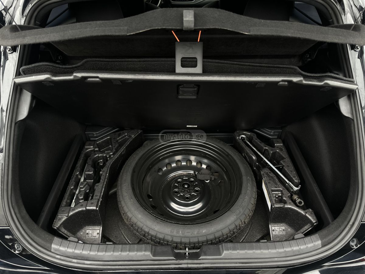 Toyota Corolla 2025 — миниатюра 13