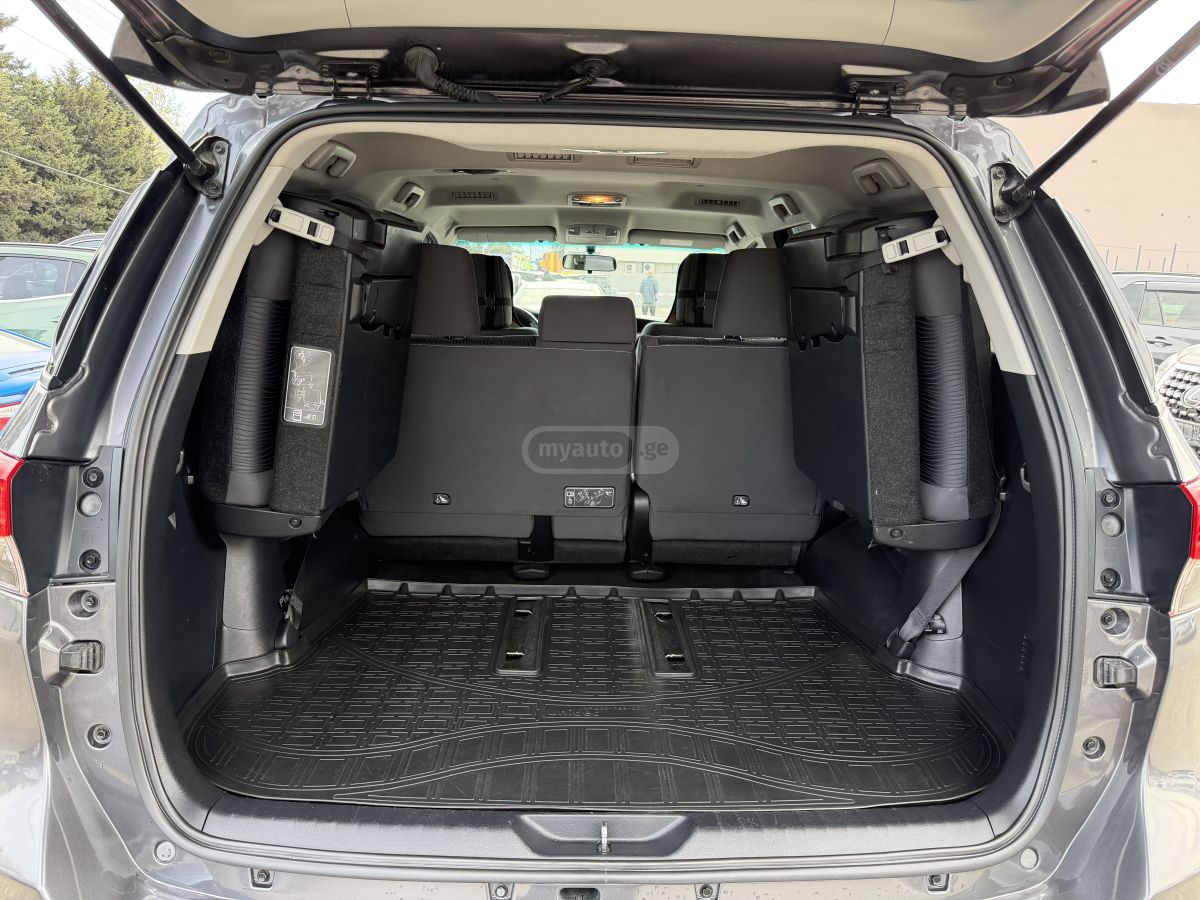 Toyota Fortuner - фото 10