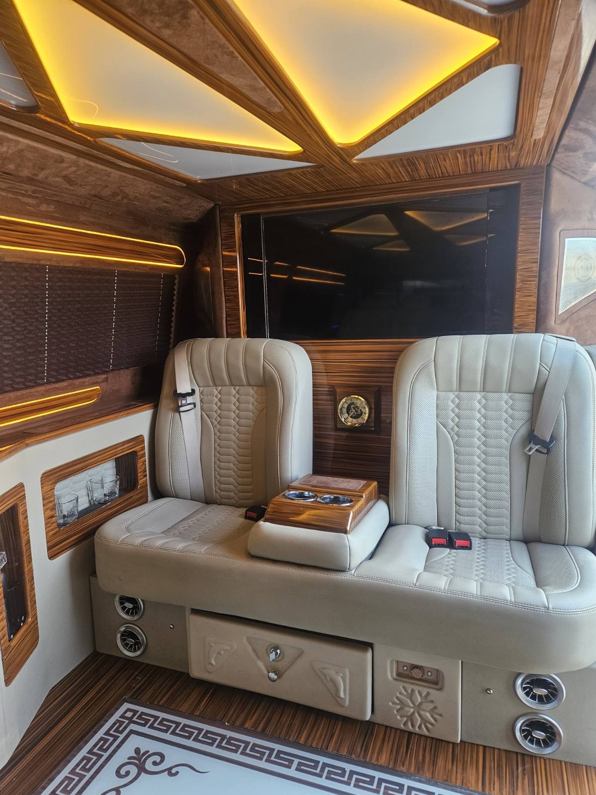 Volkswagen VIP CLASS — миниатюра 3