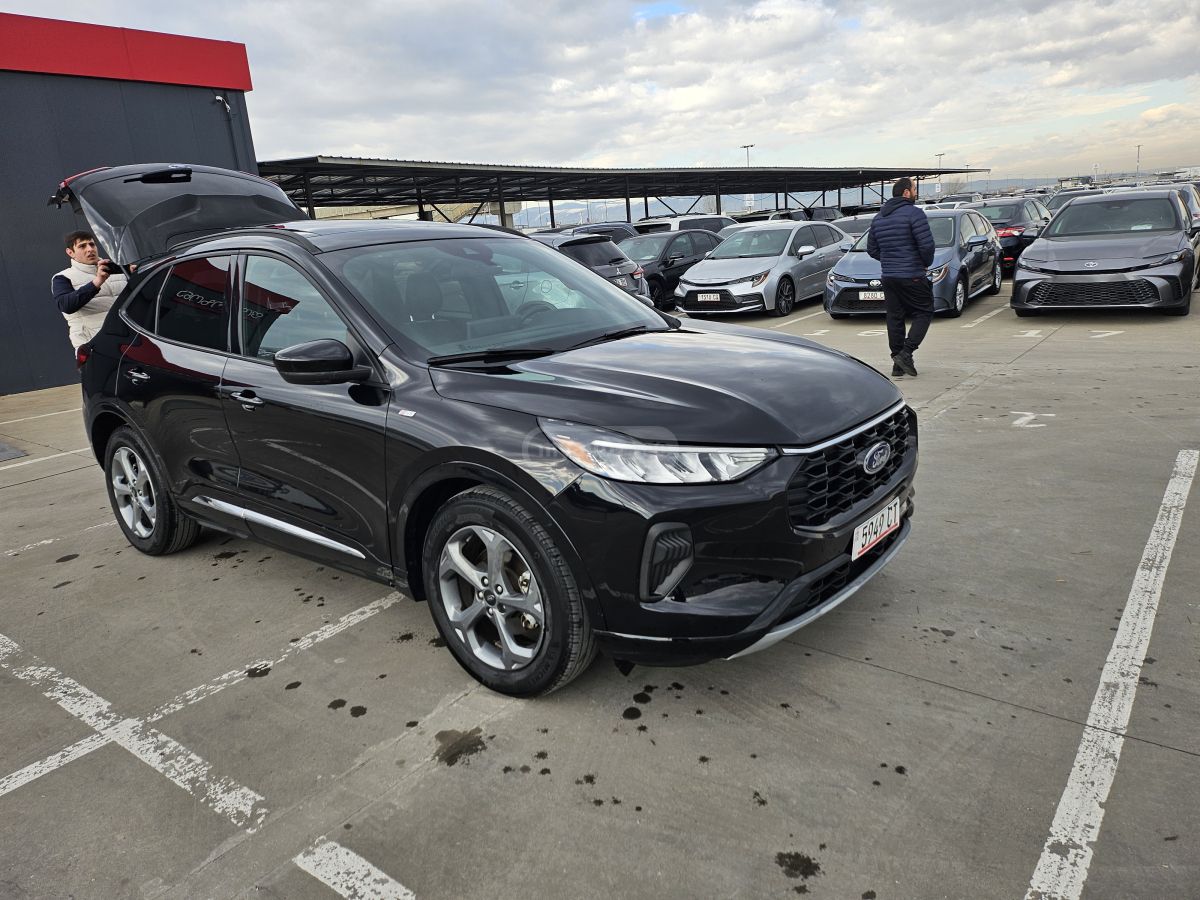 Ford Escape - фото 1