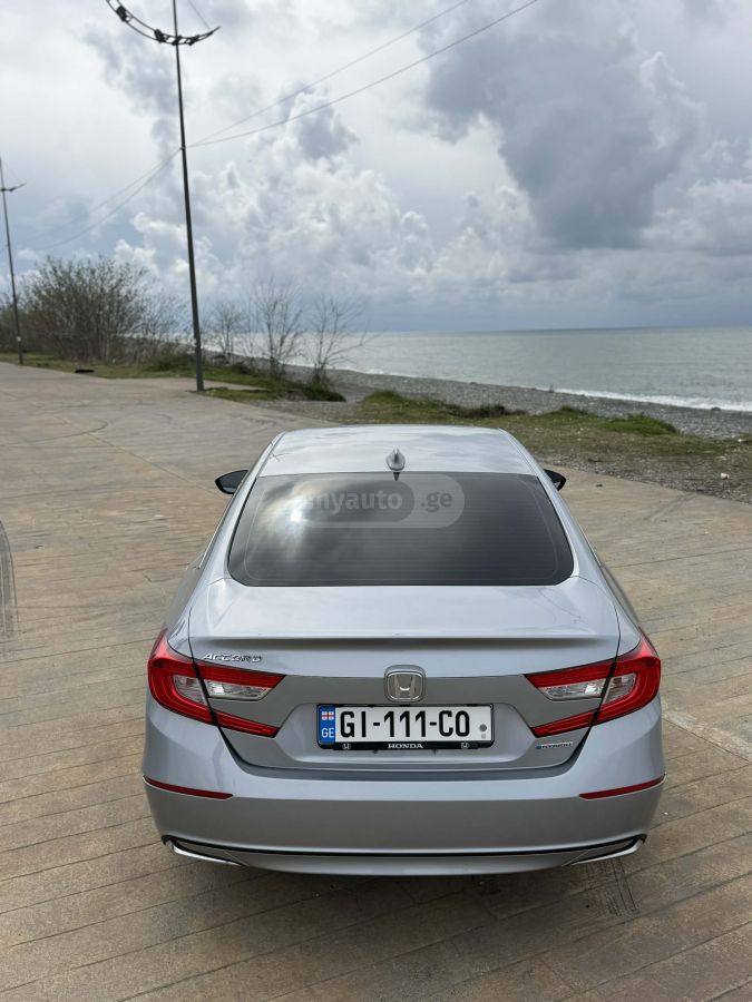 Honda Accord - фото 8