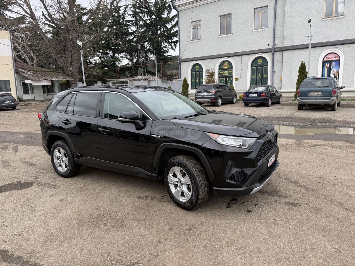 Toyota RAV 4 - фото 1