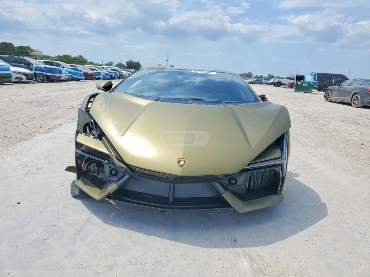 Lamborghini Aventador REVUELTO 2025 — миниатюра 5