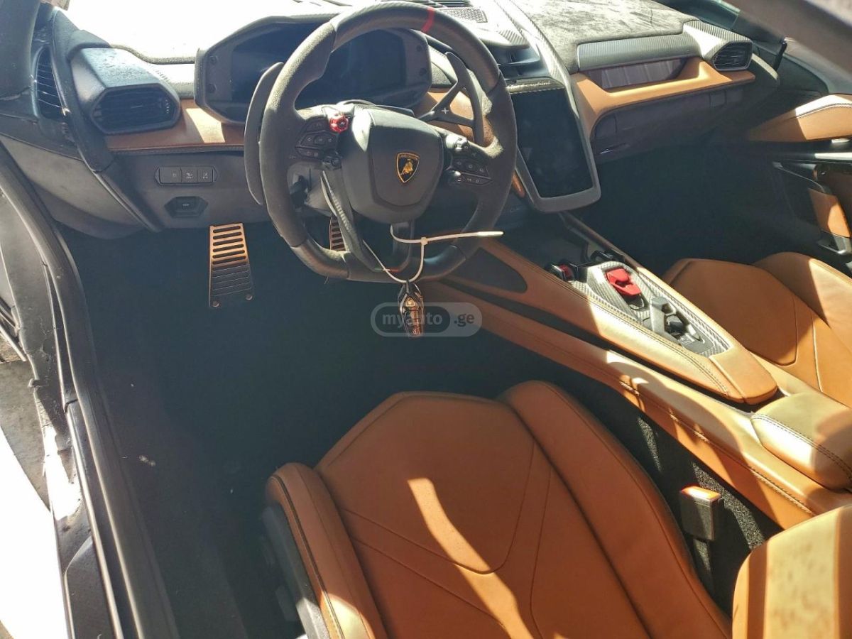 Lamborghini Aventador REVUELTO 2025 — миниатюра 8