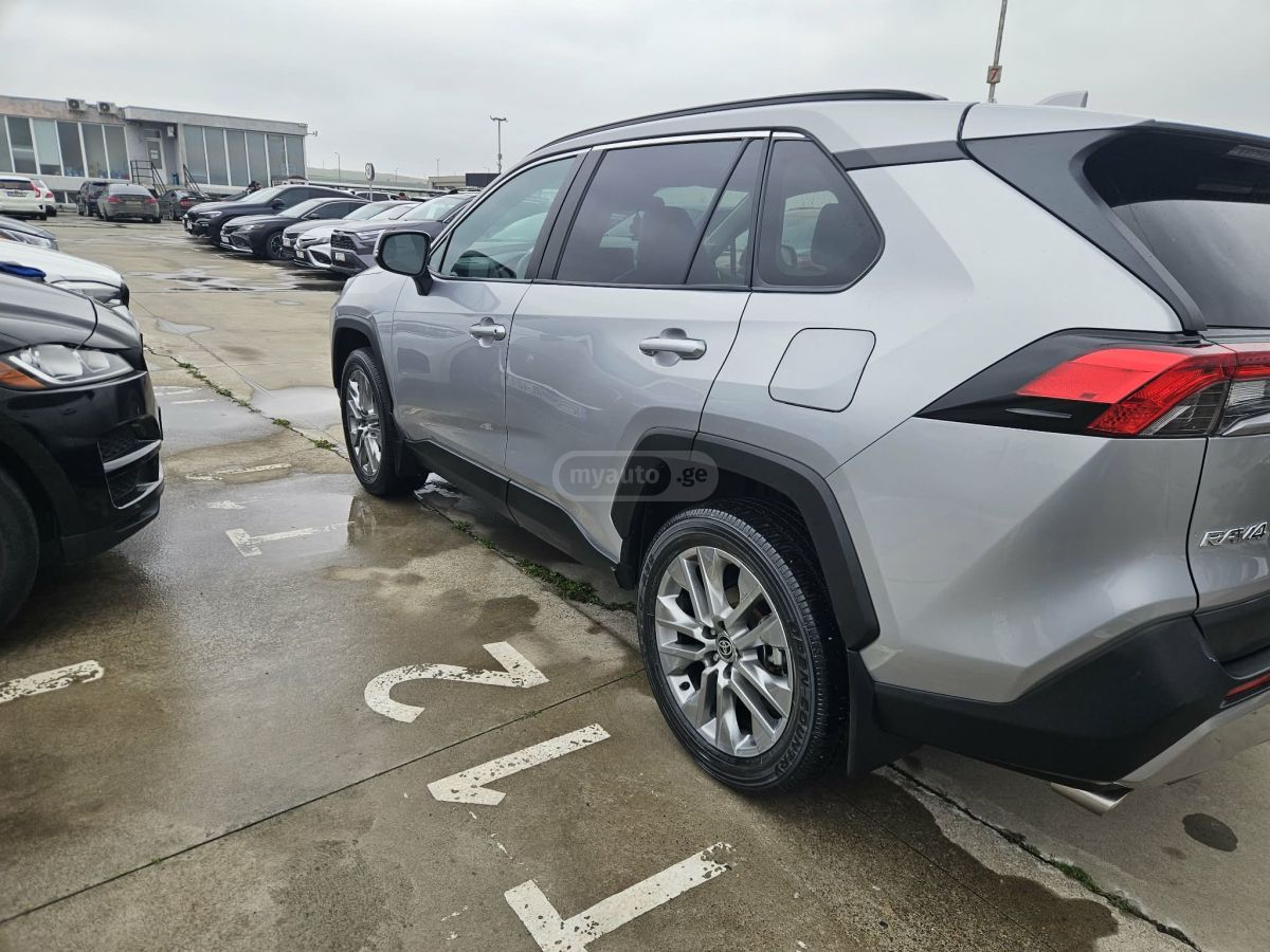 Toyota XLE Premium 4dr All-Wheel Driv — миниатюра 2