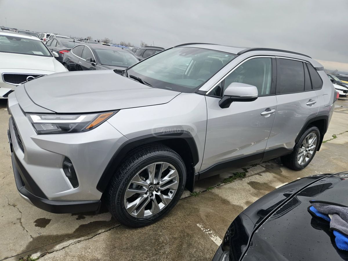 Toyota XLE Premium 4dr All-Wheel Driv — миниатюра 6